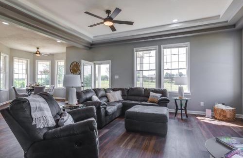 Berry House | Sprawling Kentucky Getaway w/Pool & Hot Tub!