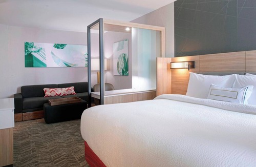 East Lansing Hotel | SpringHill Suites by Marriott East Lansing University Area