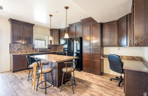 Springville House | Springville Welcome Home: spacious 5-bedroom house in delightful Springville