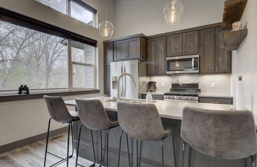Four Corners Condo | Spur of the Moment Getaway | Gallatin River Trail