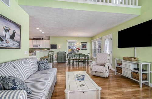 Manistee Cottage | Standalone Harbor Village Cottage at Beach
