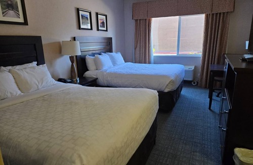 Medford Hotel | Standard 2 Queen Bed Non-Smoking