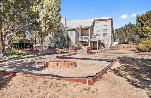 New Harmony House | Starry Nites Ranch Spacious Family Escape