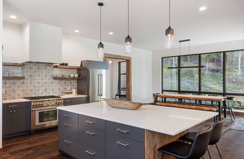 Bozeman Ski Chalet | Start Booking For Ski Season! Pine & Powder Ski House at Bridger Bowl