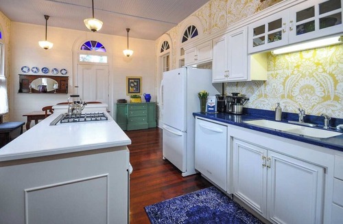 Jacksonville House | Stay in Jacksonville’s iconic 1861 B.F. Dowell House. Walk to Britt Festival, downtown, restaurants, and wine tasting while enjoying stained glass, marble fireplaces, private baths, gardens, and timeless historic charm.
