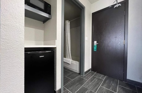 Roseway House | Stay in Portland at a great rate !