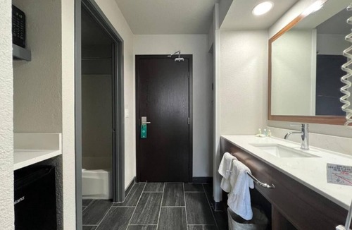 Roseway House | Stay in Portland at a great rate !
