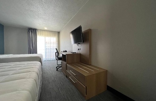 Roseway House | Stay in Portland at a great rate !