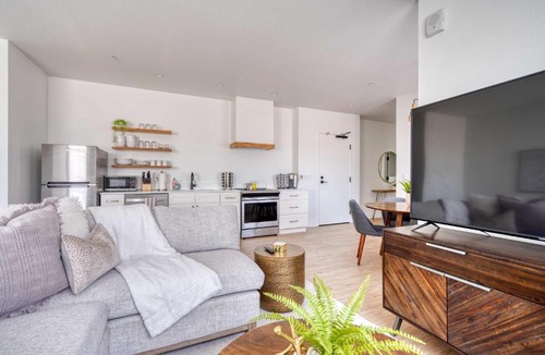 Humboldt Apartment | Stay Portland - City Serenity- Stylish 2-Bed Alberta Haven
