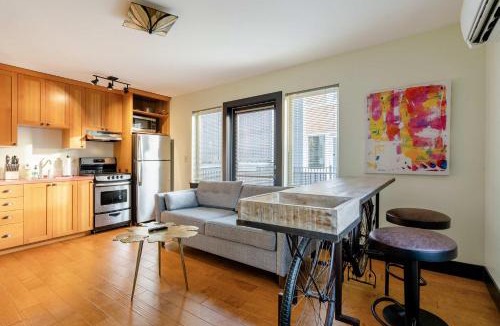 Belmont House | Stay Portland - Color Splash Apartment in the Heart of Portland