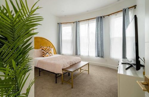 Sunnyside House | Stay Portland - Heart of Portland MidCentury Dream 95 WalkScore 3BR