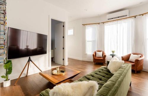 Sunnyside House | Stay Portland - Heart of Portland MidCentury Dream 95 WalkScore 3BR