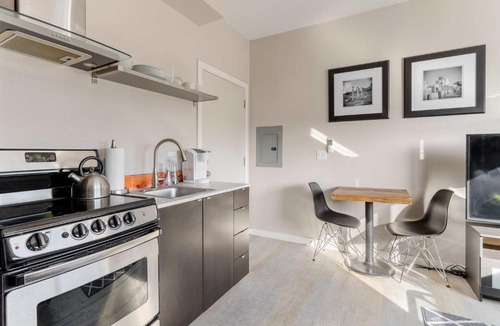 Belmont Apartment | Stay Portland - Modern Portland Studio - Food Carts & Local Shops