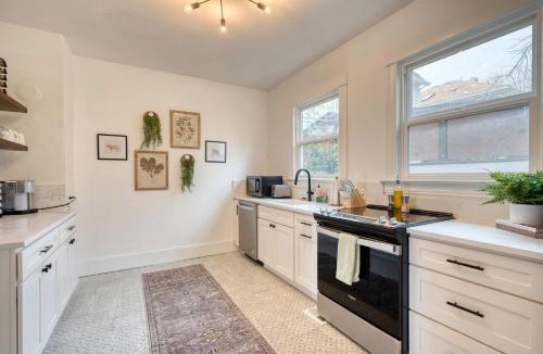Belmont House | Stay Portland - Renewed 1910 Classic Craftsman - 95 WalkScore