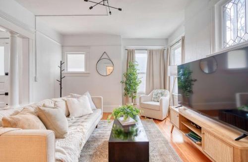 Belmont House | Stay Portland - Renewed 1910 Classic Craftsman - 95 WalkScore