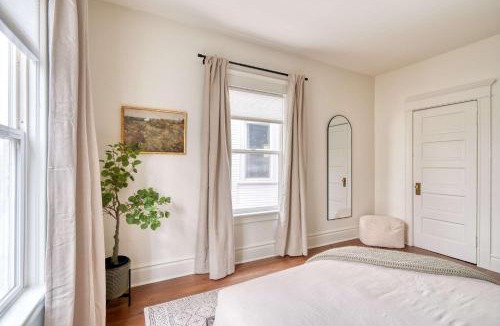 Belmont Apartment | Stay Portland - Renewed Classic Craftsman in SE - 95 WalkScore