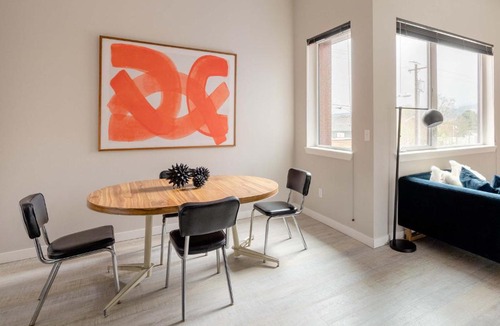 Belmont Apartment | Stay Portland - Retro Modern 2-Bedroom with 90 WalkScore