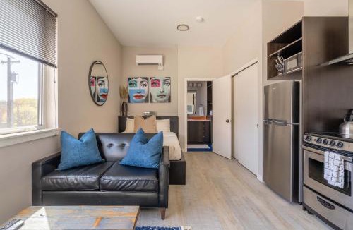 Belmont Apartment | Stay Portland - Sleek Studio - Food Cart Row & Vintage Shops