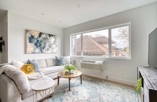 Humboldt Apartment | Stay Portland - The Cascadia Retreat - Luxury Home - 90 WalkScore
