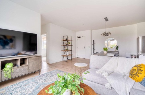 Humboldt Apartment | Stay Portland - The Cascadia Retreat - Luxury Home - 90 WalkScore