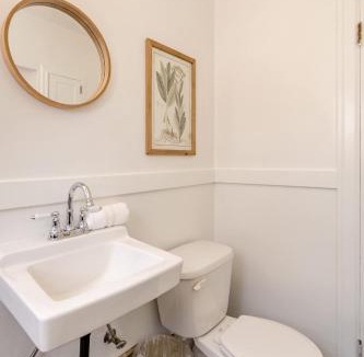 Hosford-Abernethy House | Stay Portland - The Ladd's Addition Bohemian Dream - 95 WalkScore