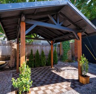 Hosford-Abernethy House | Stay Portland - Tiny Farmhouse - Walk to Local Shops & Restaurants