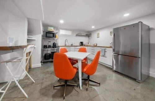 Arbor Lodge Apartment | #StayInMyDistrict Arbor Lodge & Popular Overlook