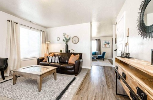Meridian House | #StayInMyDistrict Comfy Meridian Home Near Eagle
