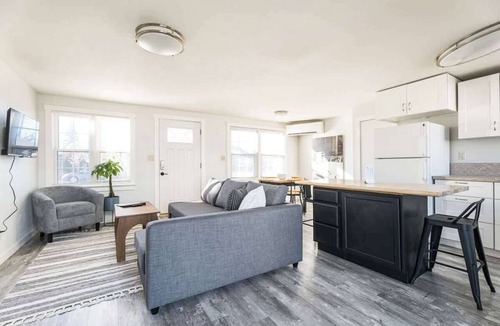 Depot Bench House | #StayinMyDistrict Depot Bench Monthly