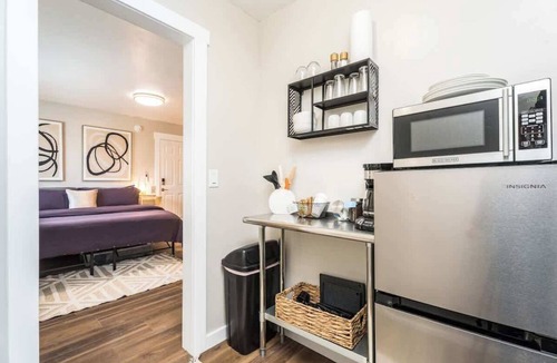 Nampa Apartment | #StayinMyDistrict King Studio Walk to DT Nampa