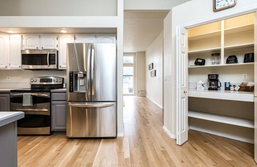 Meridian House | #StayInMyDistrict Meridian Single Level
