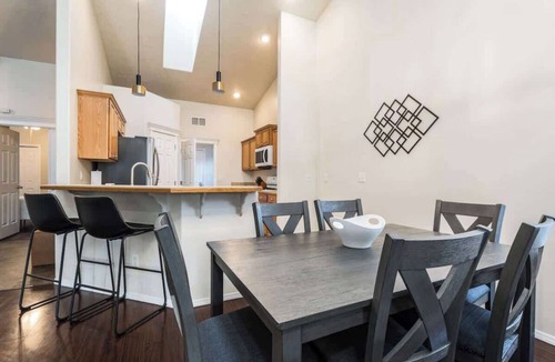 West Valley Condo | #StayinMyDistrict Sunflower Lane Townhouse