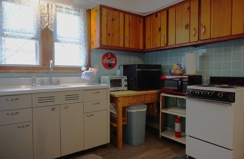 Union Pier House | Step back in time during your stay at Guy's Bungalow.