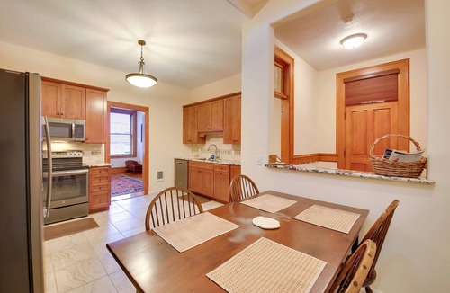 Wallace Apartment | Steps to Shops & Dining: Historic Dtwn Wallace Gem