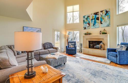 Mountain View House | Steps to White River: Mountain View Home w/Deck!