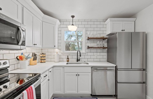 Manito House | Stroll to Manito Park, Cozy, Classic, Unforgettable | The Colette