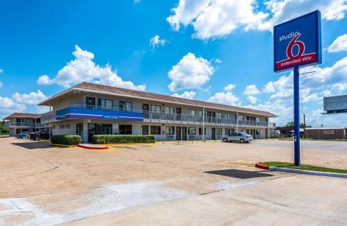 Monroe Hotel | Studio 6-Monroe, LA - Hwy 165
