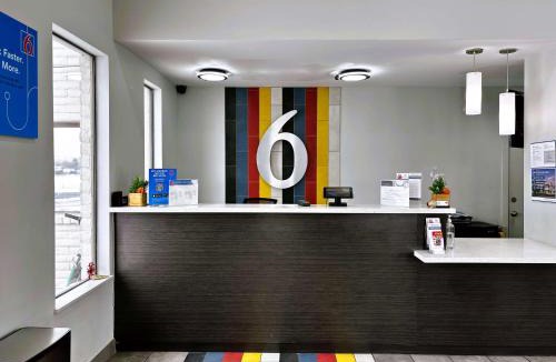 Ogden Hotel | Studio 6 Ogden, UT 21st Street