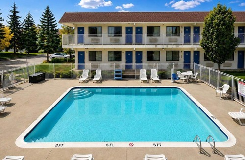 Yreka Hotel | Studio 6 Suites Yreka CA
