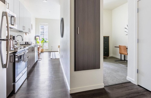 Beaverton Apartment | Studio Apartment in Hillsboro w/Office
