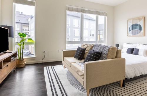 Beaverton Apartment | Studio Apartment in Hillsboro w/Office