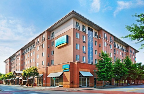 Downtown Chattanooga Apartment | Studio in Downtown Chattanooga | Free Breakfast, Pool + Hot Tub Access