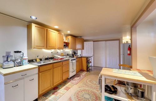 Hot Springs Apartment | Studio Near Hot Minerals Soak: 360-View of Valley!