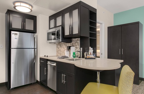 South Lake Union Apartment | Studio Suite | King Bed | High Floor | Full Kitchen | Seattle Downtown