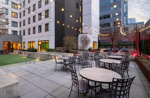 South Lake Union Apartment | Studio Suite | King Bed | High Floor | Full Kitchen | Seattle Downtown