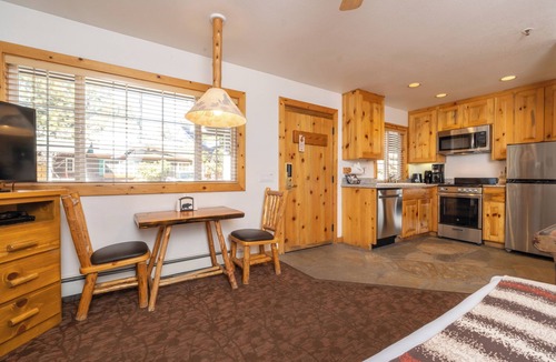 Tahoya Shores Hotel | Studio Unit | Kitchen | Outdoor Pool, Free Parking, Spa Tub & Lake Access
