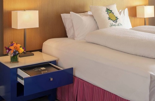 Downtown Portland Hotel | Stumptown King w/Tub at Staypineapple, Hotel Rose, Downtown | Pets Allowed