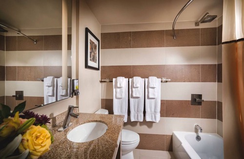 Downtown Portland Hotel | Stumptown King w/Tub at Staypineapple, Hotel Rose, Downtown | Pets Allowed