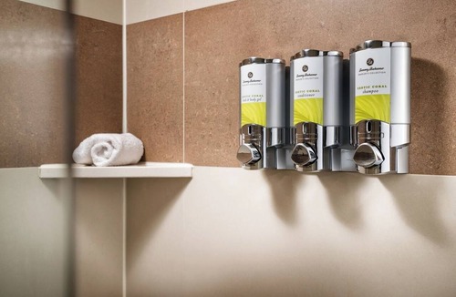 Downtown Portland Hotel | Stumptown King w/Tub at Staypineapple, Hotel Rose, Downtown | Pets Allowed