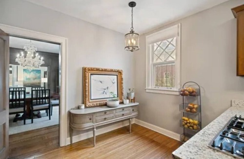 Memphis House | Stunning 3 bed, 3 bath house [sleeps 8] in Midtown, 2min drive to Rhodes College